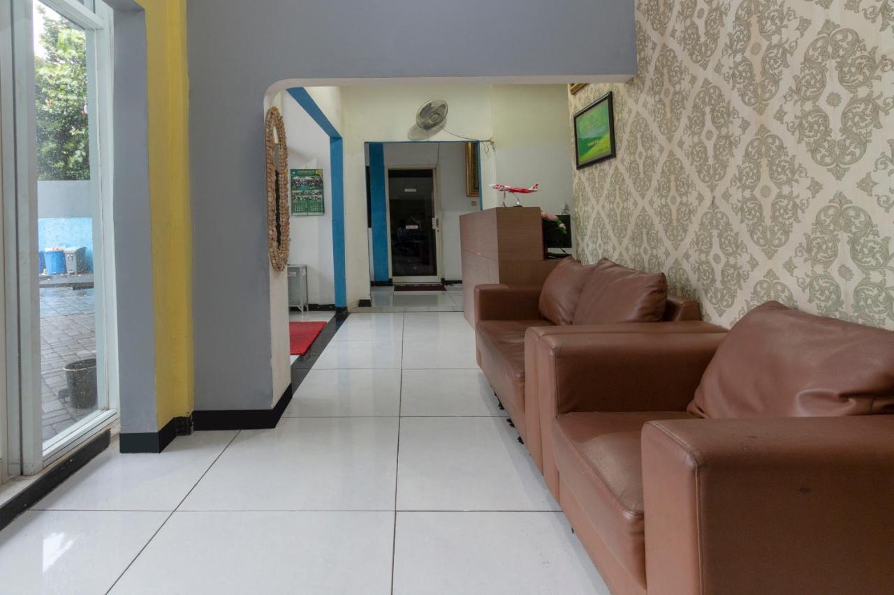 Spot On 2425 Salina Hotel Syariah Sidoarjo Exterior photo