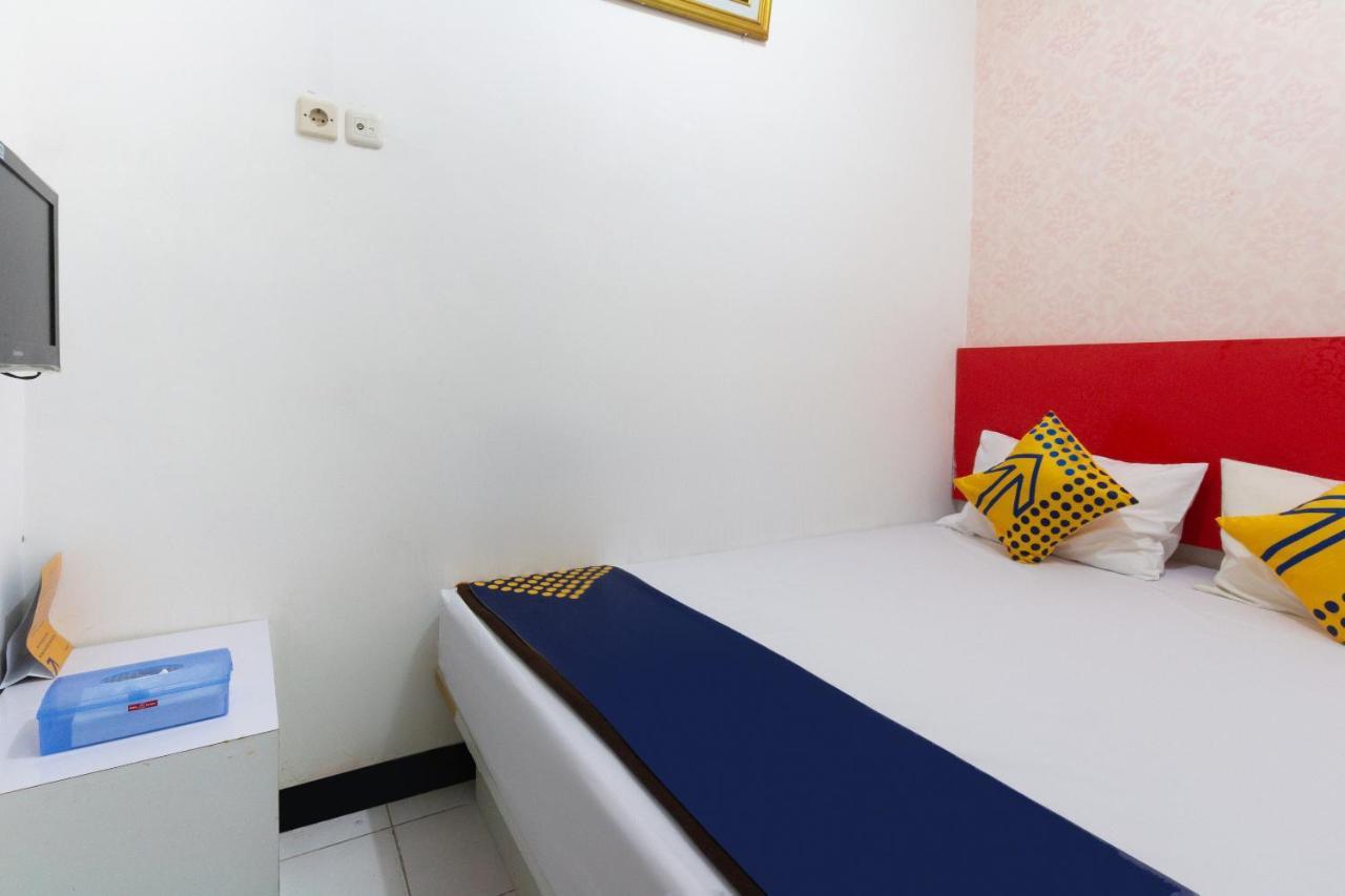 Spot On 2425 Salina Hotel Syariah Sidoarjo Exterior photo