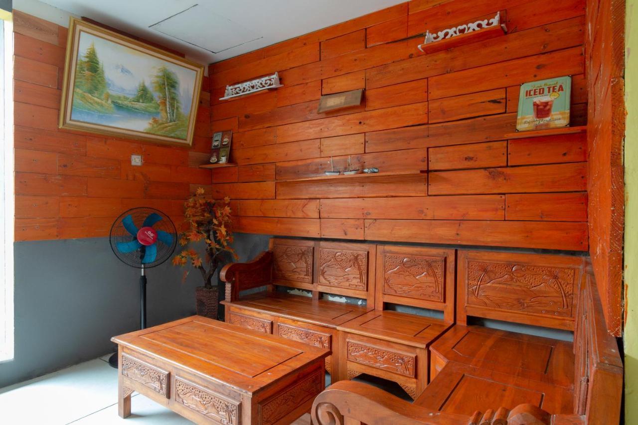 Spot On 2425 Salina Hotel Syariah Sidoarjo Exterior photo
